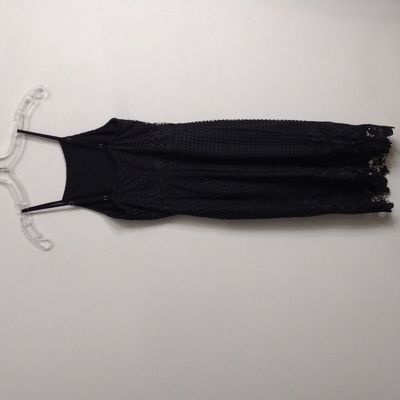 EUC Willow and Clay Black dress with floral knit pattern size XS - Picture 5 of 10